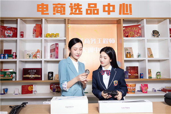 ���P����F���I�����wϵ���O�ĸ����Ҋ��ӡ�l���W���g������