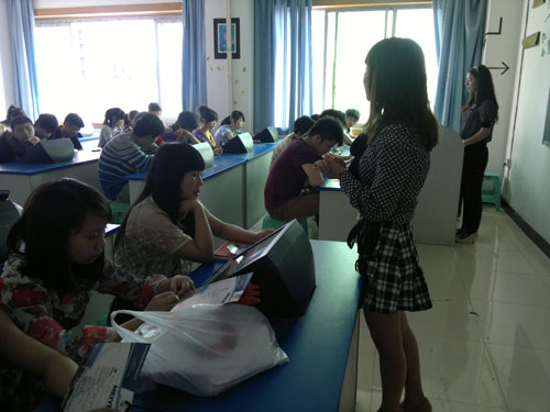 �ؑc������Ϣ����(w��)���޹�˾��(l��i)У��Ƹ