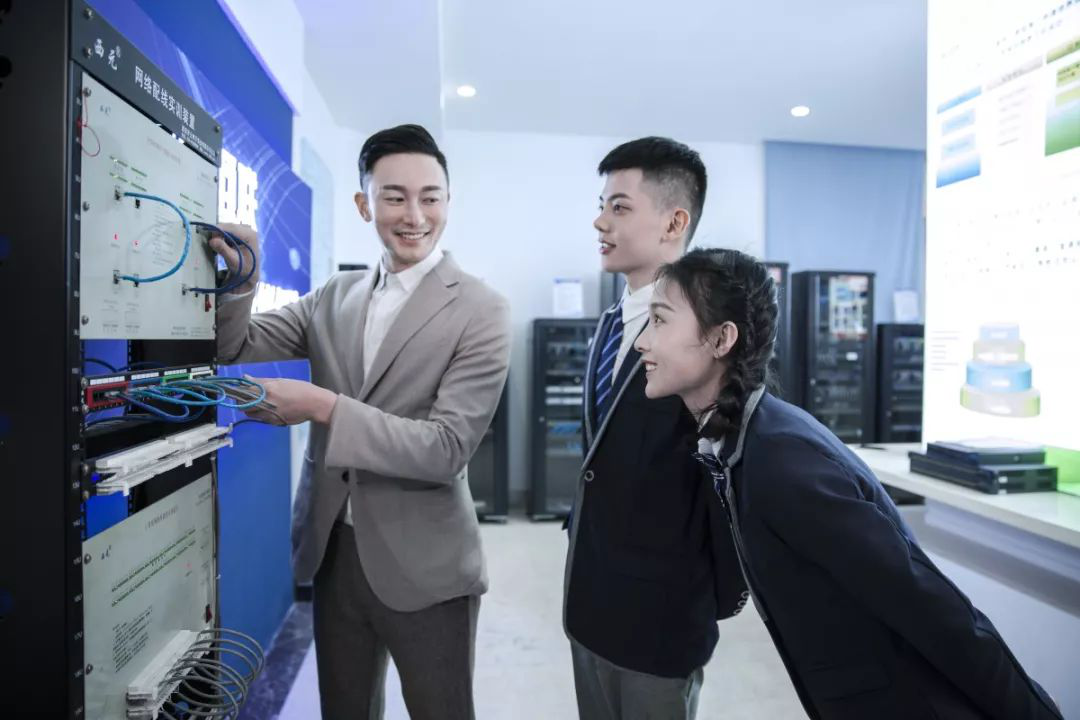 �������A��һ����ע���W�����Č��I�I���g�WУ