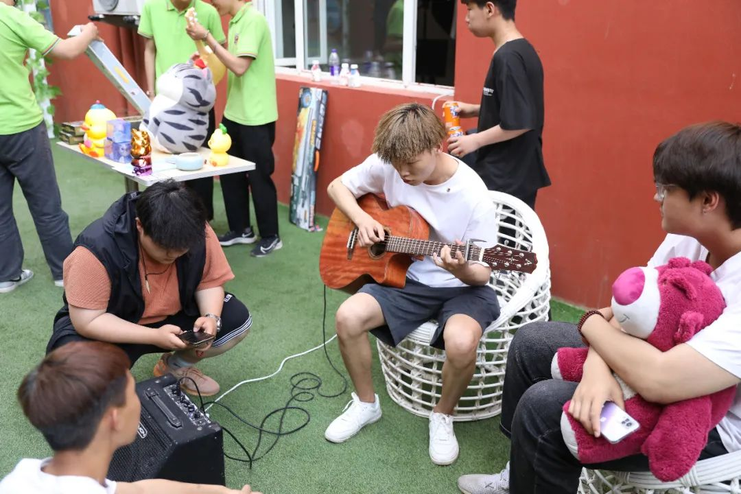 ���ʼ��ʵ����A�@���@������е������Ј��᣿